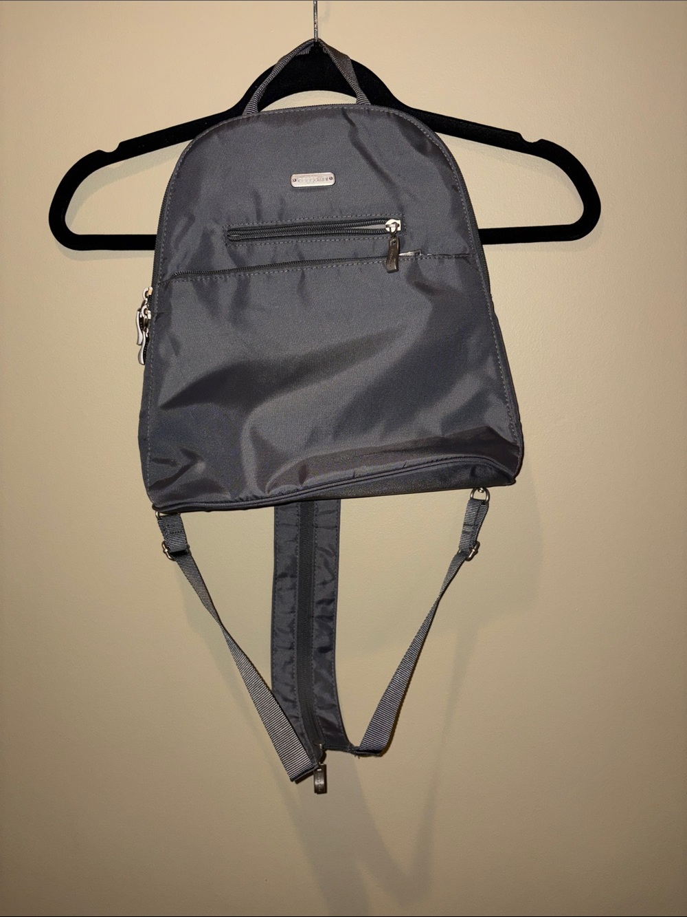 Baggallini | Gray Sling Backpack - Sleek Everyday Carry